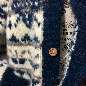 GORGEOUS HANDMADE WOOL CARDIGAN